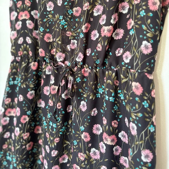 🎉4/30$🎉 Reitmans Floral Sleeveless Dress - Size Small - Picture 3 of 6